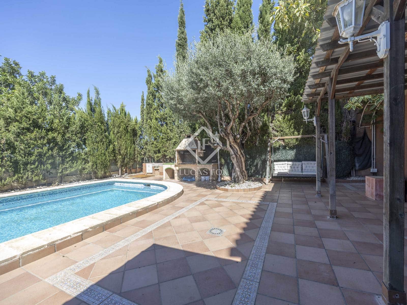 5 soverom Villa til salgs i La Canada med svømmebasseng garasje - € 490 000 (Ref: 9227731)