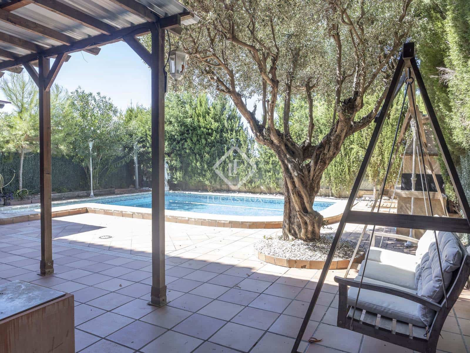 5 soverom Villa til salgs i La Canada med svømmebasseng garasje - € 490 000 (Ref: 9227731)