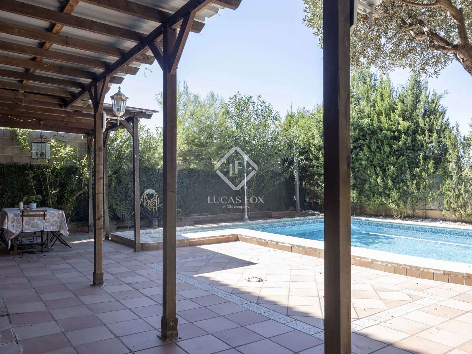 5 soverom Villa til salgs i La Canada med svømmebasseng garasje - € 490 000 (Ref: 9227731)