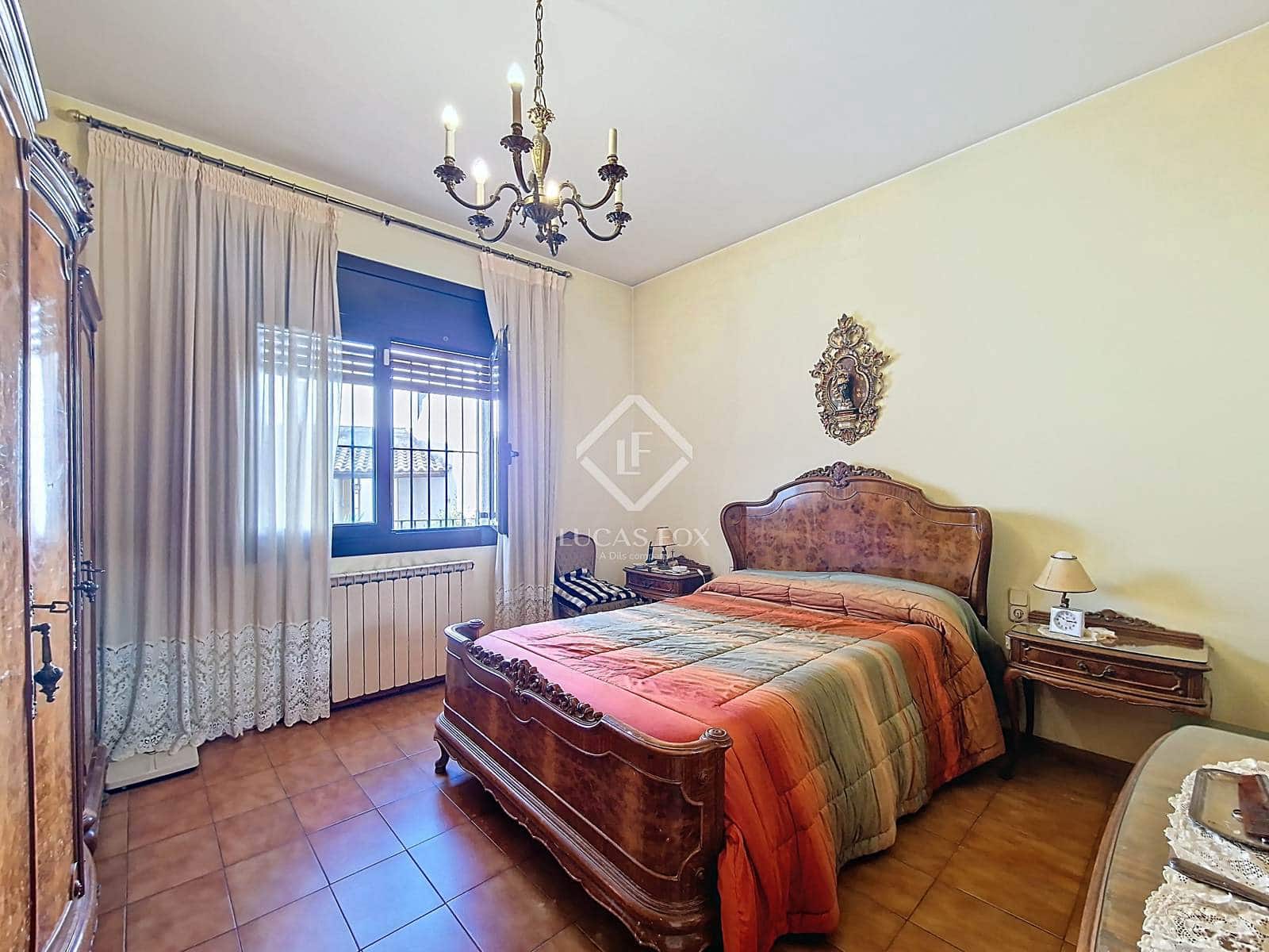 8 soveværelse Villa til salg i Vilanova i la Geltru med garage - € 1.090.000 (Ref: 9227733)