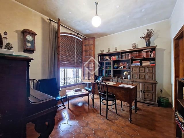 8 bedroom Villa for sale in Vilanova i la Geltrú with garage - € 1,090,000 (Ref: 9227733)