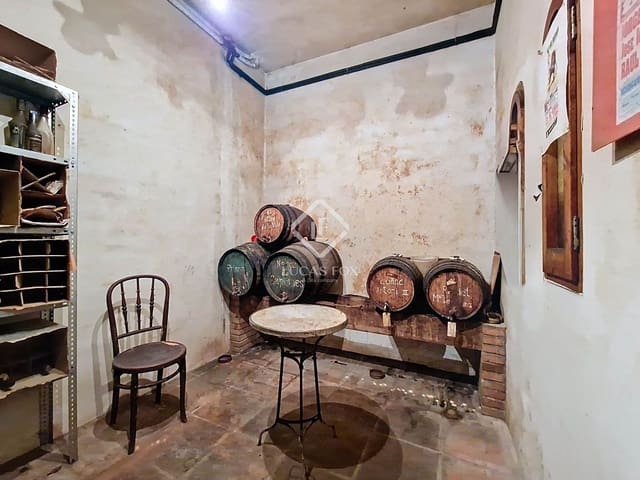 8 bedroom Villa for sale in Vilanova i la Geltrú with garage - € 1,090,000 (Ref: 9227733)