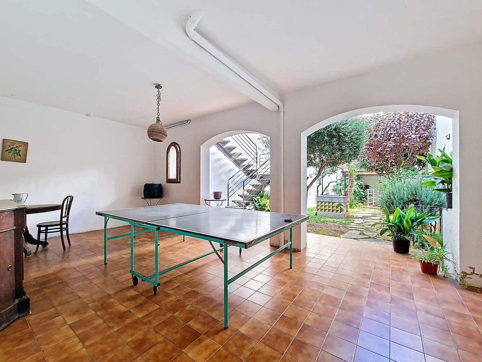 8 soveværelse Villa til salg i Vilanova i la Geltru med garage - € 1.090.000 (Ref: 9227733)