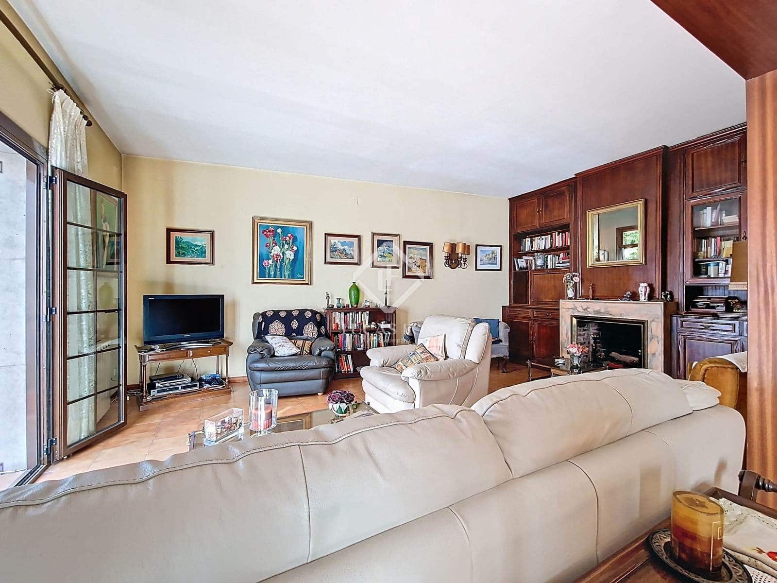 8 soveværelse Villa til salg i Vilanova i la Geltru med garage - € 1.090.000 (Ref: 9227733)