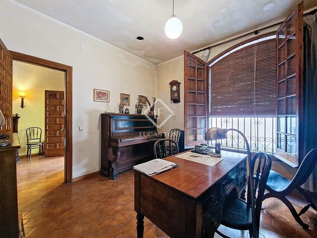 8 bedroom Villa for sale in Vilanova i la Geltrú with garage - € 1,090,000 (Ref: 9227733)