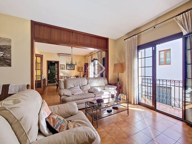 8 soveværelse Villa til salg i Vilanova i la Geltrú med garage - € 1.090.000 (Ref: 9227733)