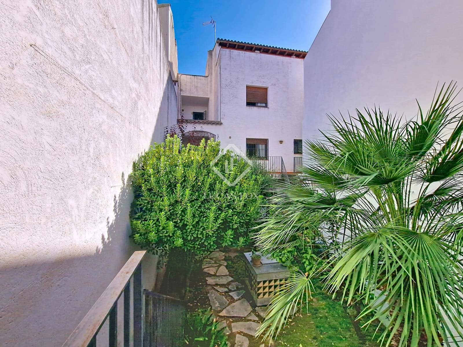 8 soveværelse Villa til salg i Vilanova i la Geltru med garage - € 1.090.000 (Ref: 9227733)