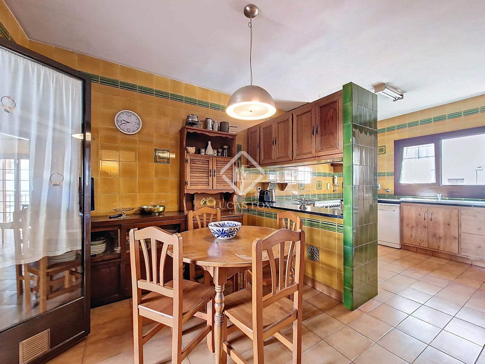 8 soveværelse Villa til salg i Vilanova i la Geltru med garage - € 1.090.000 (Ref: 9227733)