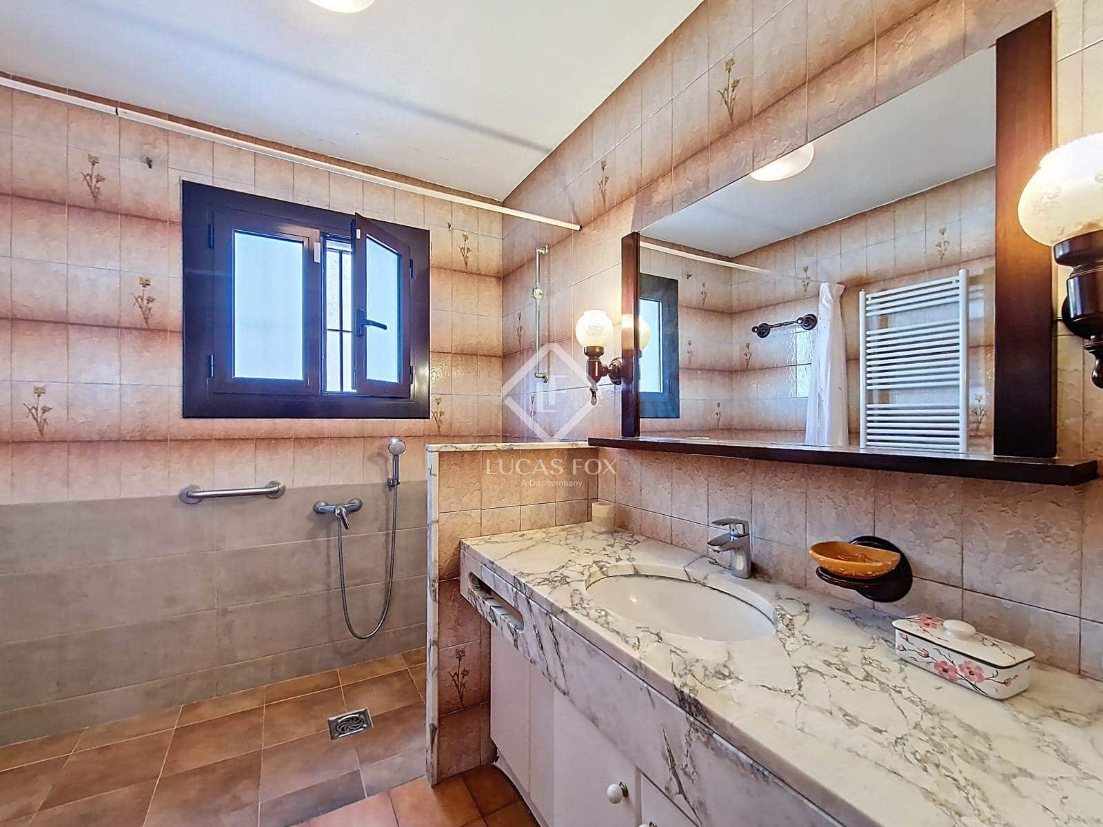 8 soveværelse Villa til salg i Vilanova i la Geltru med garage - € 1.090.000 (Ref: 9227733)