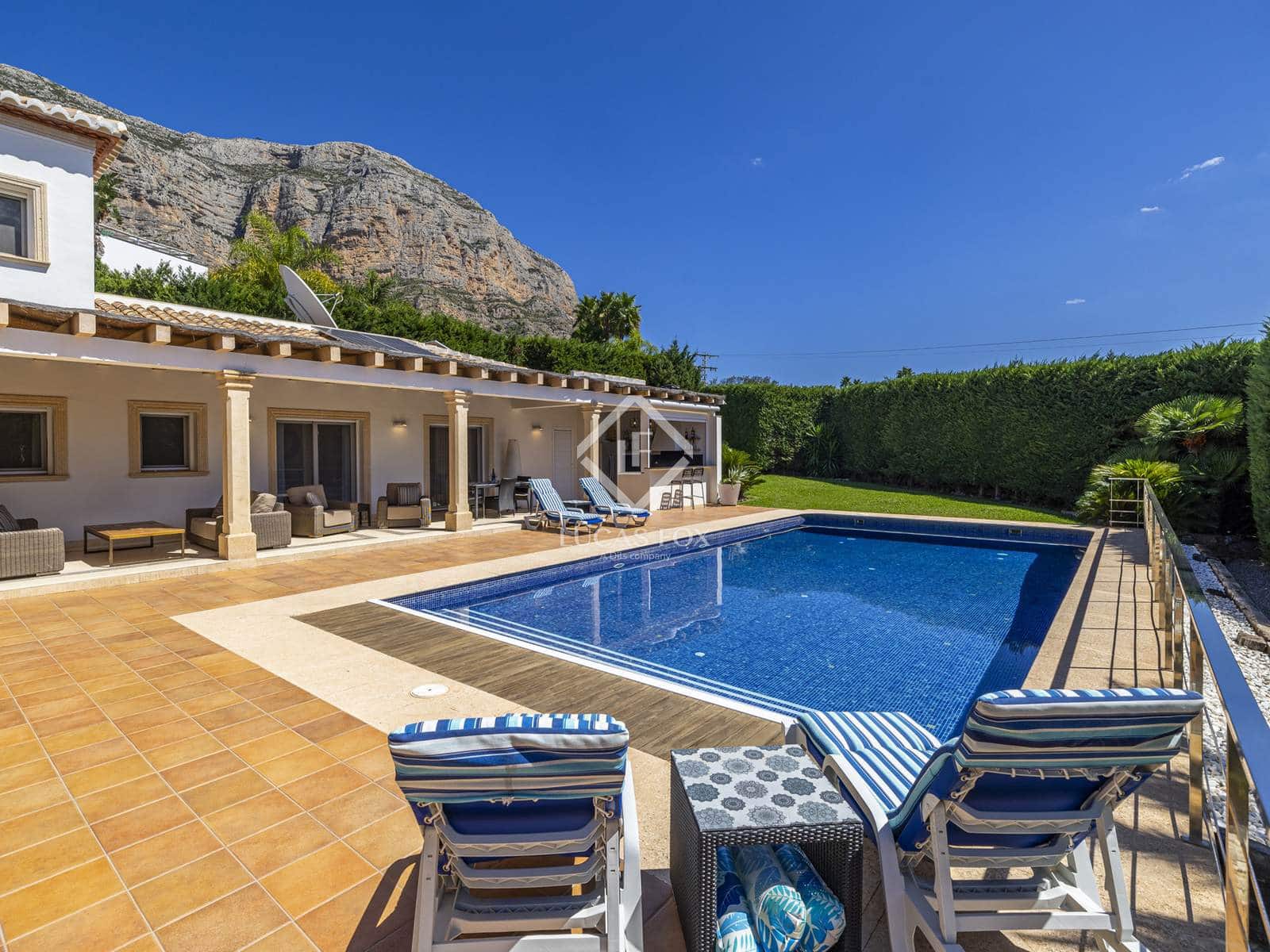 5 makuuhuone Huvila myytävänä paikassa Javea / Xabia mukana uima-altaan 
autotalli - 1 750 000 € (Ref: 9228000)