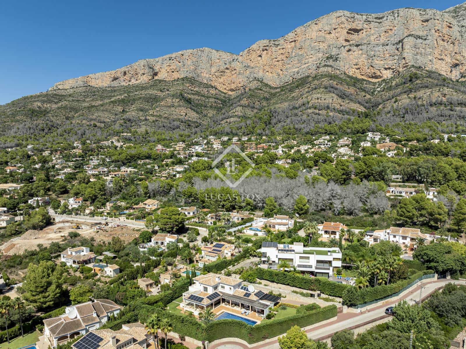 5 makuuhuone Huvila myytävänä paikassa Javea / Xabia mukana uima-altaan 
autotalli - 1 750 000 € (Ref: 9228000)