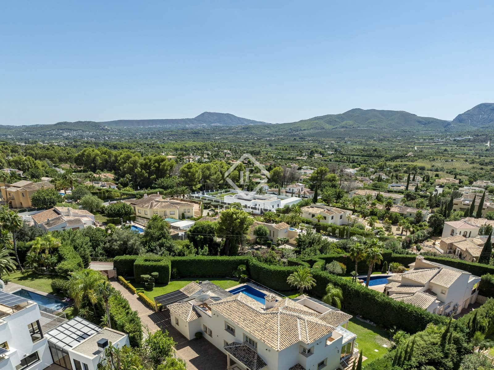 5 makuuhuone Huvila myytävänä paikassa Javea / Xabia mukana uima-altaan 
autotalli - 1 750 000 € (Ref: 9228000)