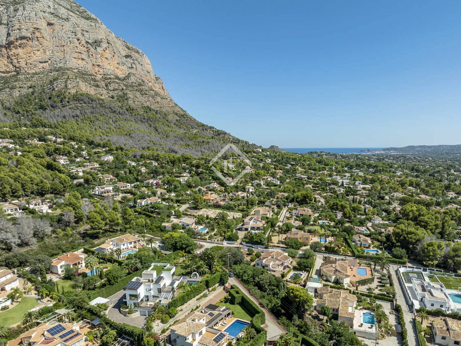 5 makuuhuone Huvila myytävänä paikassa Javea / Xabia mukana uima-altaan 
autotalli - 1 750 000 € (Ref: 9228000)