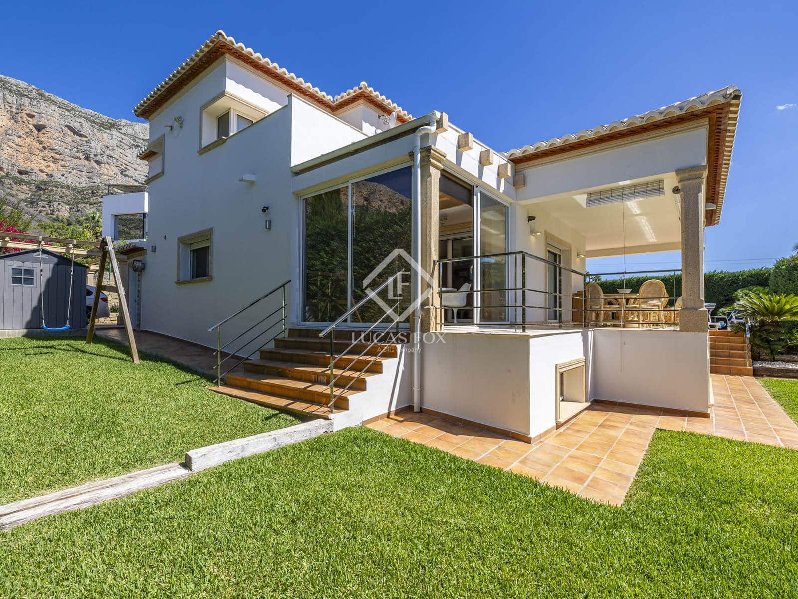 5 makuuhuone Huvila myytävänä paikassa Javea / Xabia mukana uima-altaan 
autotalli - 1 750 000 € (Ref: 9228000)