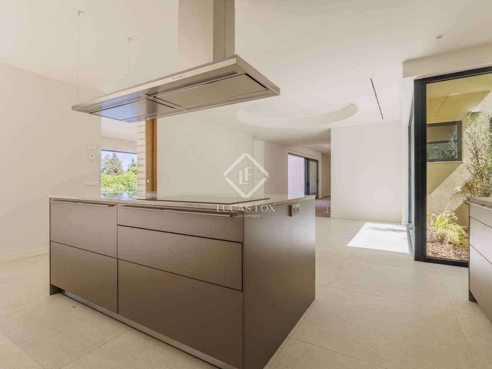 5 soveværelse Villa til salg i Boadilla del Monte med swimmingpool garage - € 2.995.000 (Ref: 9230696)