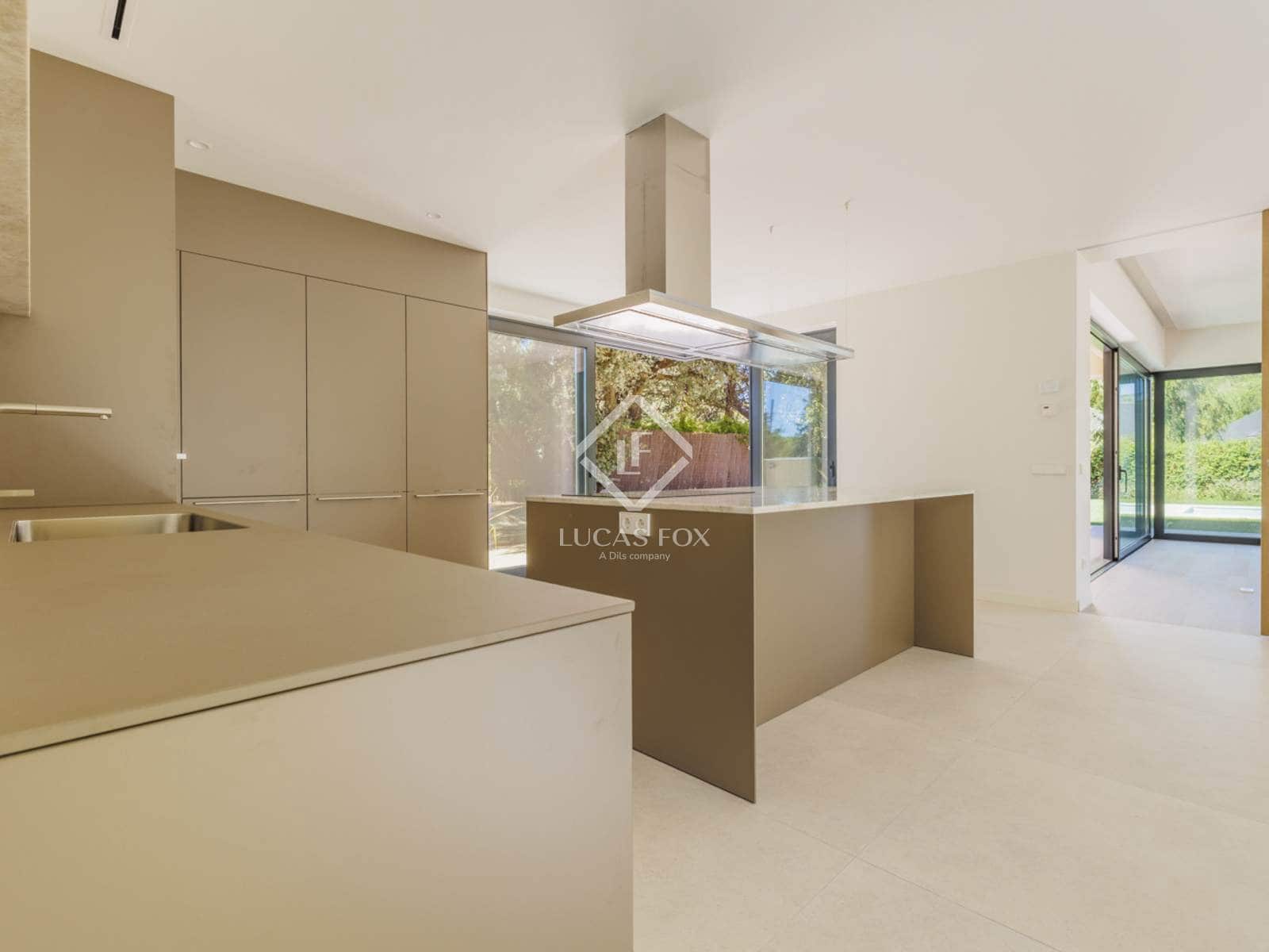 5 soveværelse Villa til salg i Boadilla del Monte med swimmingpool garage - € 2.995.000 (Ref: 9230696)