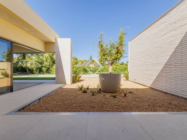 5 slaapkamer Villa te koop in Boadilla del Monte met zwembad garage - € 2.995.000 (Ref: 9230696)