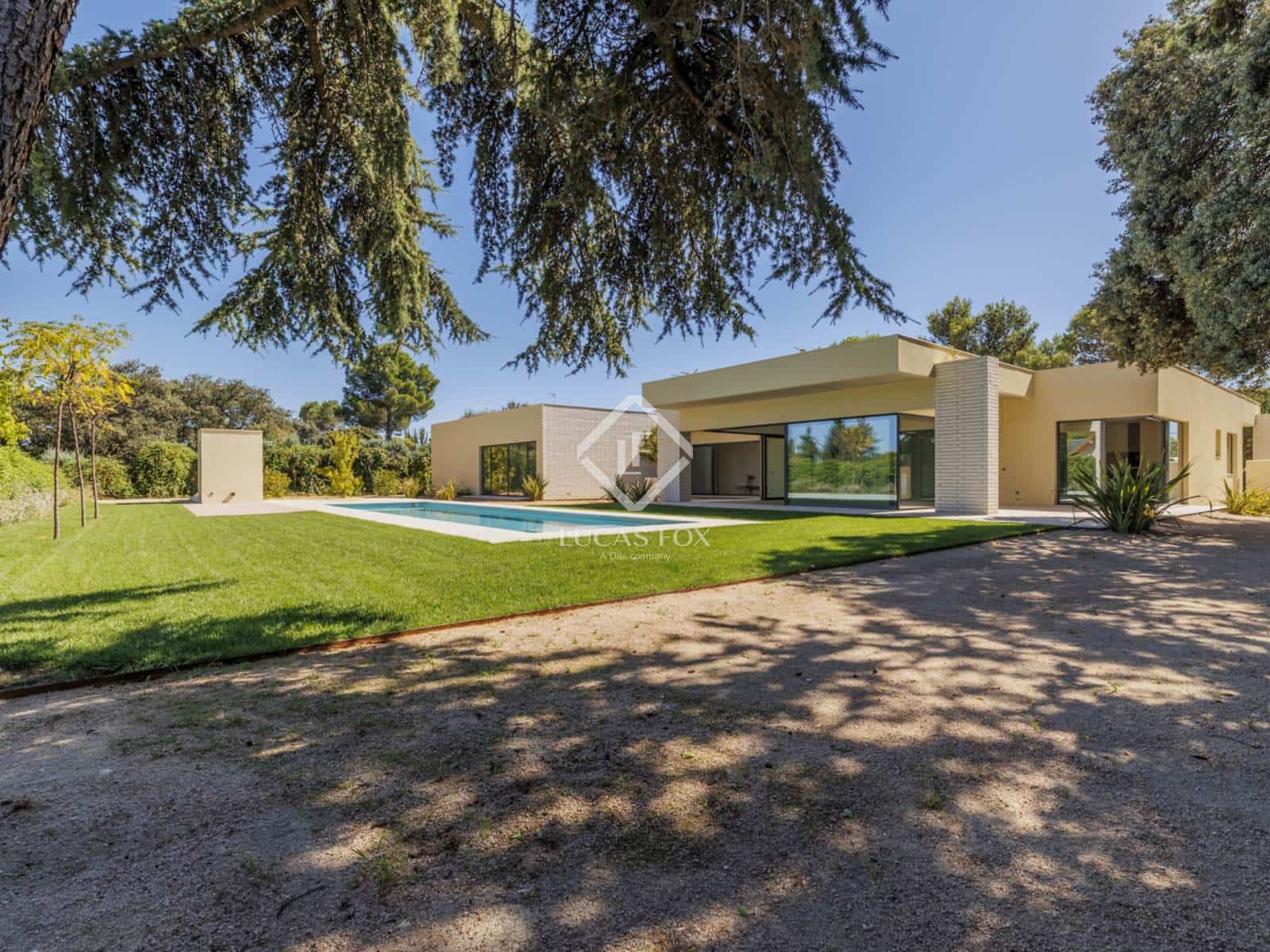5 soveværelse Villa til salg i Boadilla del Monte med swimmingpool garage - € 2.995.000 (Ref: 9230696)