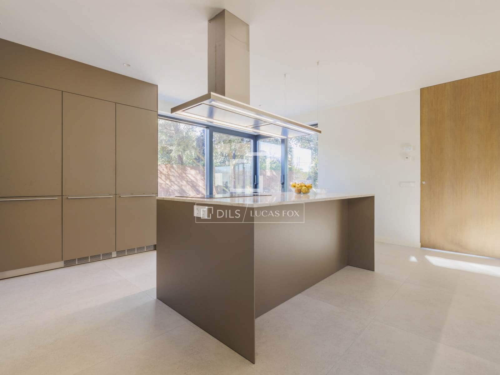 Chalet de 5 habitaciones en Boadilla del Monte en venta con piscina garaje - 3.200.000 € (Ref: 9230696)