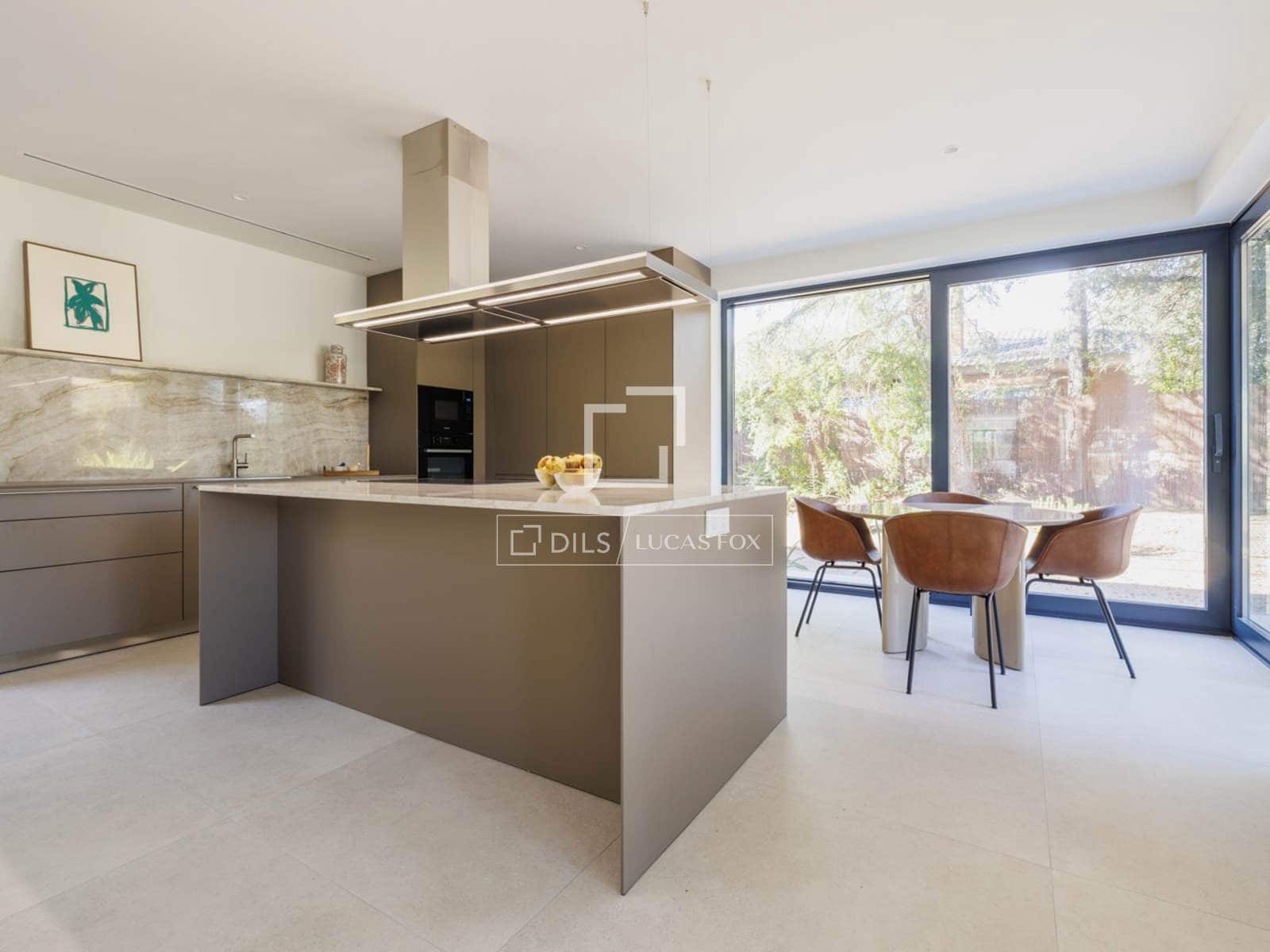 Chalet de 5 habitaciones en Boadilla del Monte en venta con piscina garaje - 3.200.000 € (Ref: 9230696)