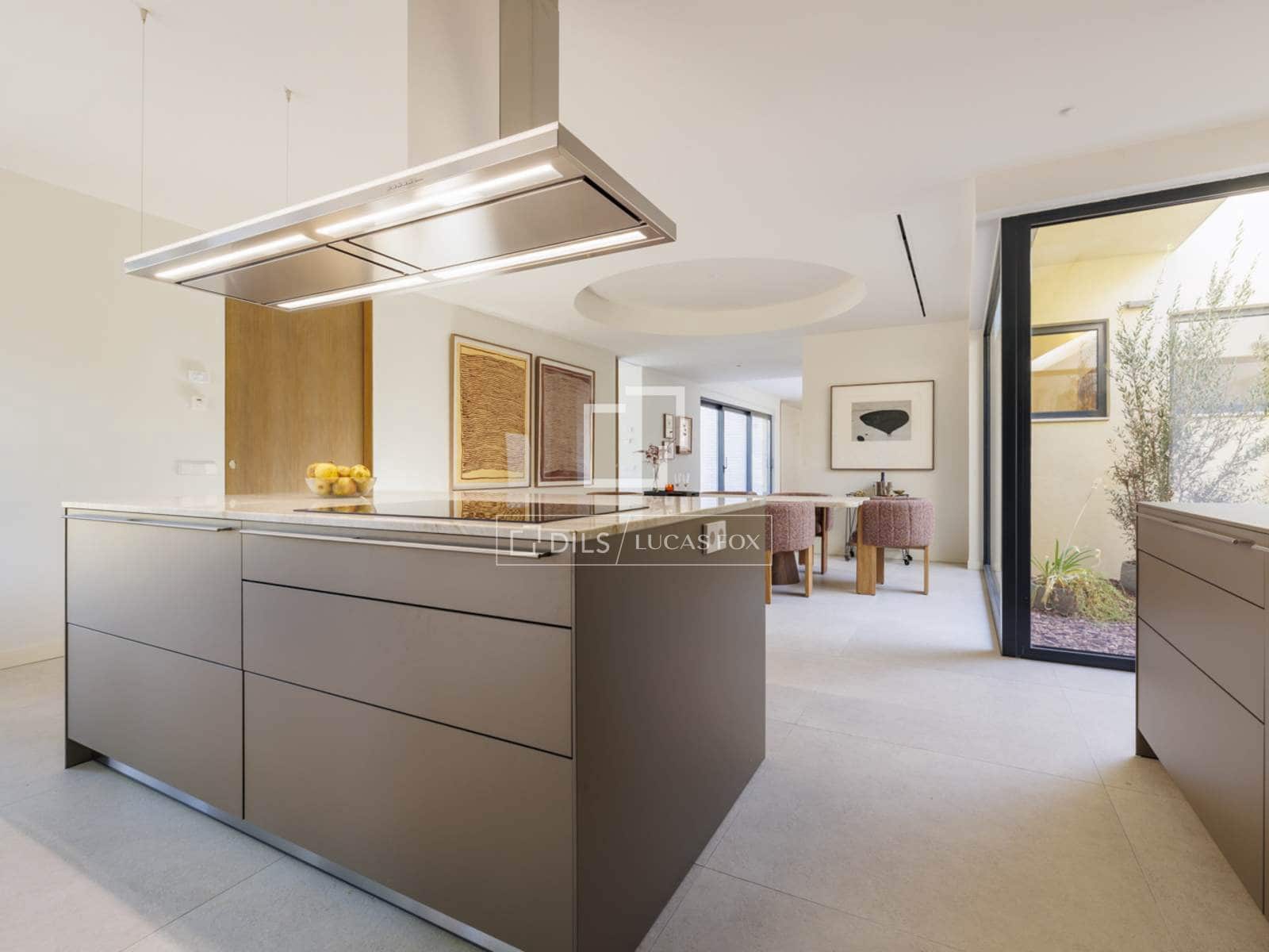 Chalet de 5 habitaciones en Boadilla del Monte en venta con piscina garaje - 3.200.000 € (Ref: 9230696)