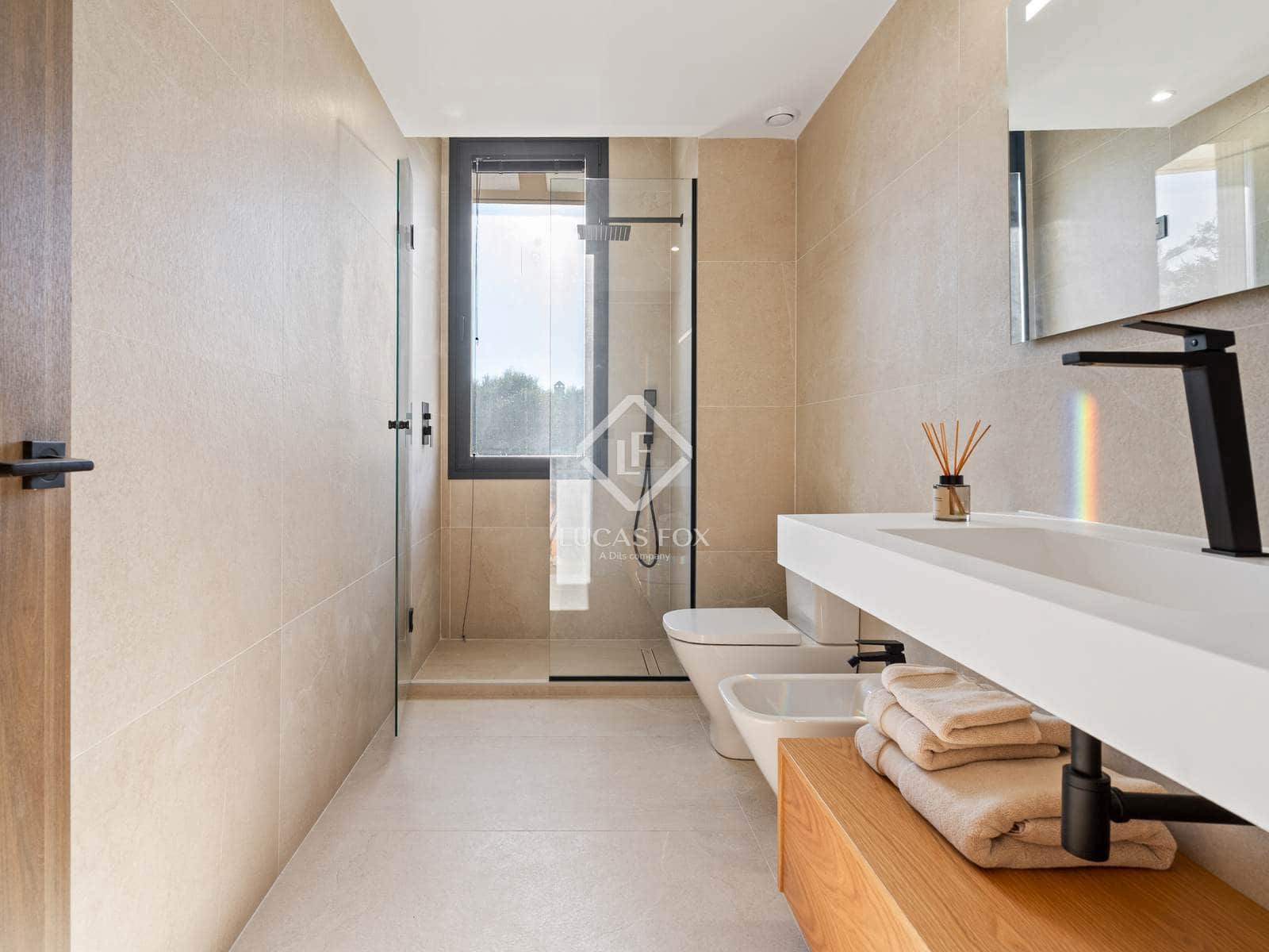 5 soverom Villa til salgs i Sotogrande med svømmebasseng garasje - € 2 850 000 (Ref: 9231274)