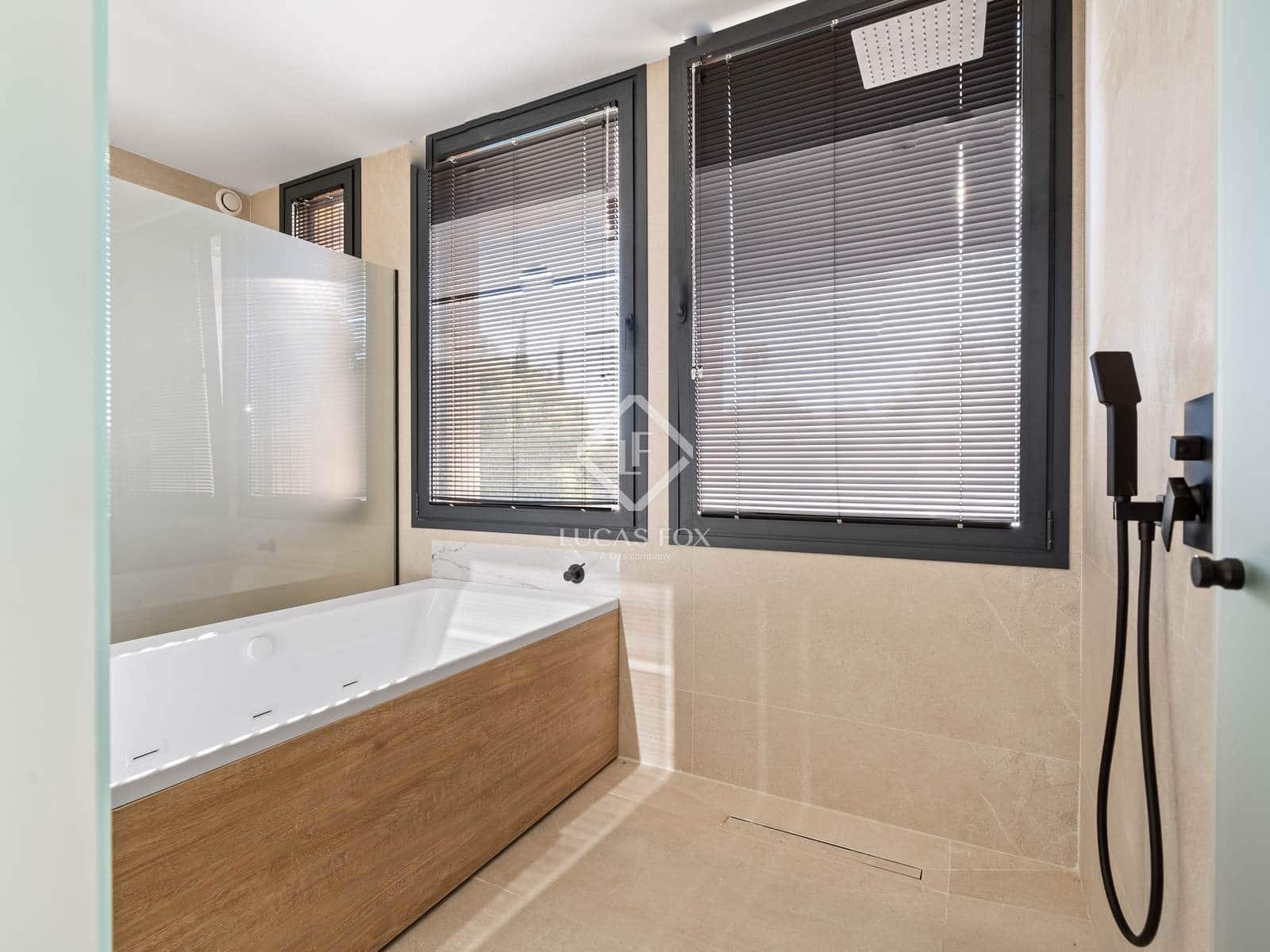 5 soverom Villa til salgs i Sotogrande med svømmebasseng garasje - € 2 850 000 (Ref: 9231274)