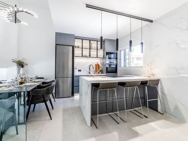 4 slaapkamer Villa te koop in Sitges met zwembad garage - € 1.100.000 (Ref: 9231277)