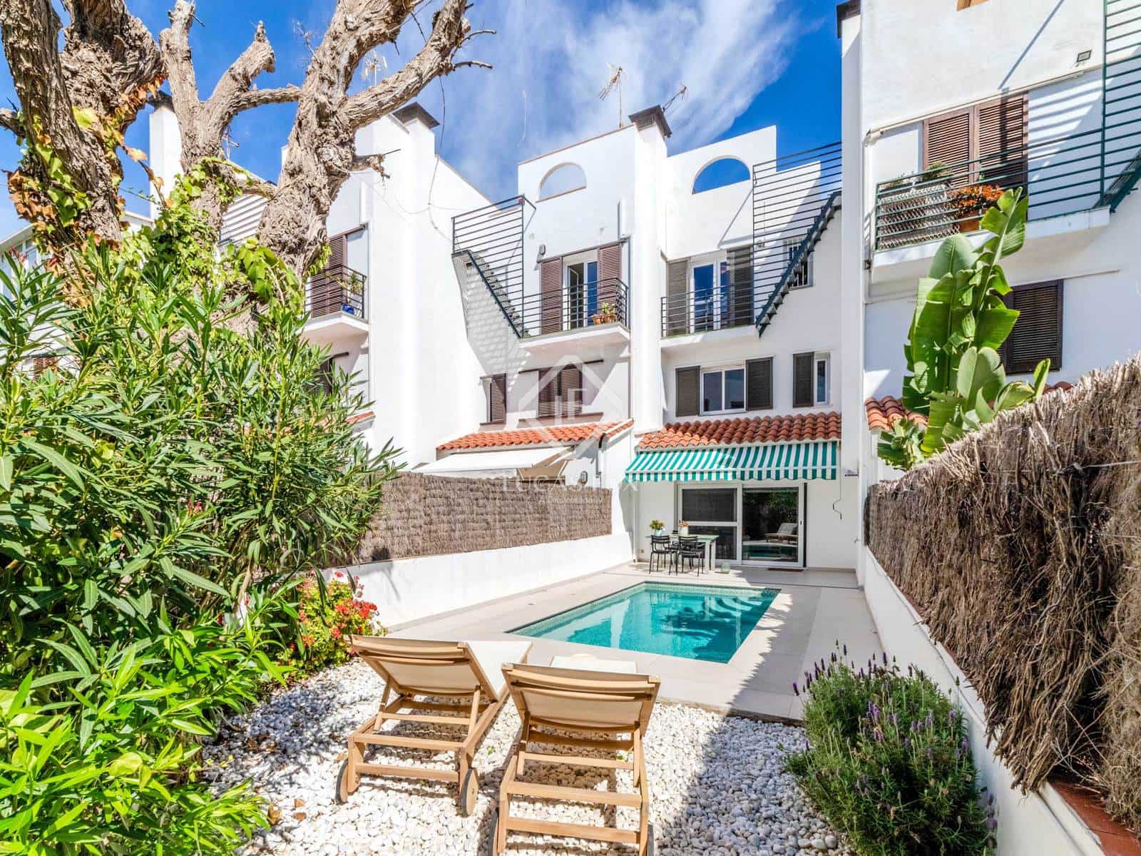 4 soveværelse Villa til salg i Sitges med swimmingpool garage - € 1.100.000 (Ref: 9231277)