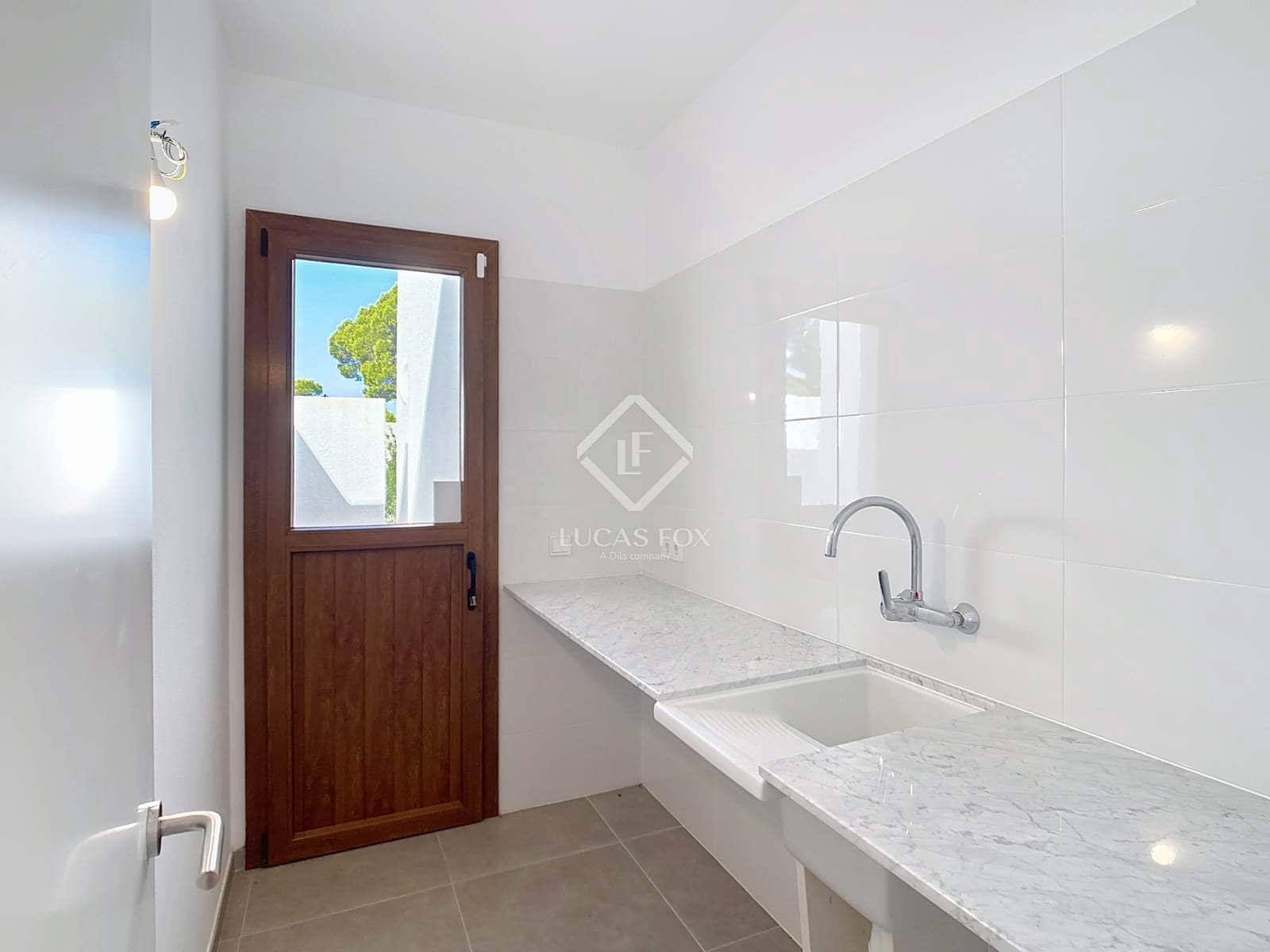 4 soveværelse Villa til salg i Ciutadella de Menorca med swimmingpool - € 1.250.000 (Ref: 9235257)