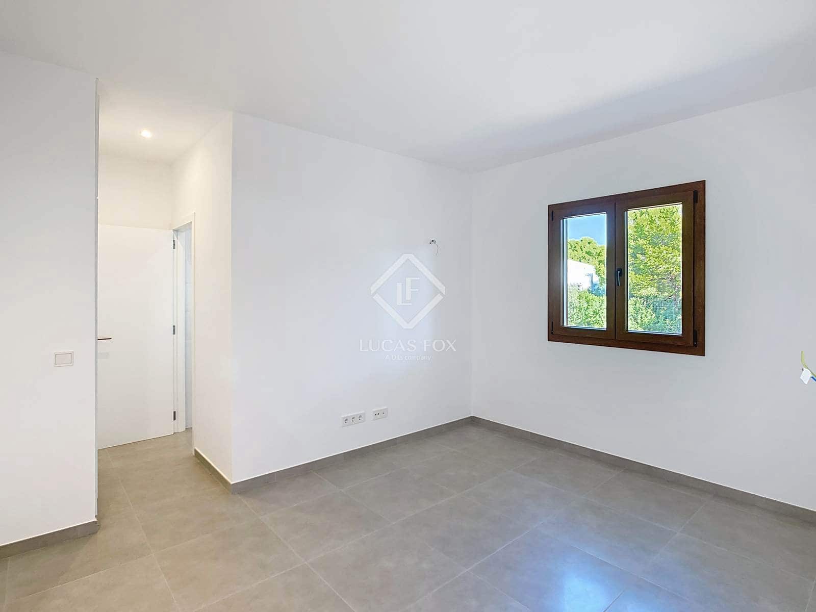 4 soveværelse Villa til salg i Ciutadella de Menorca med swimmingpool - € 1.250.000 (Ref: 9235257)