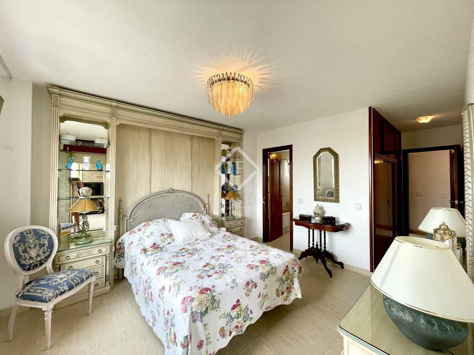 2 bedroom Apartment for sale in Alicante / Alacant city with pool garage - € 335,000 (Ref: 9237072)