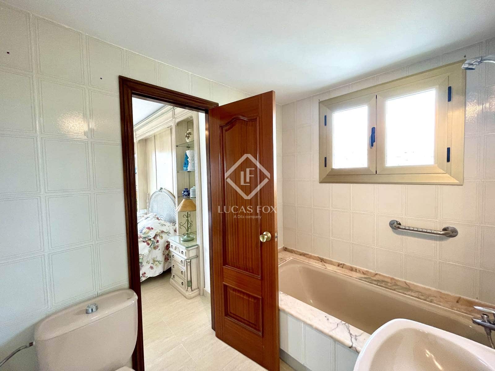 2 bedroom Apartment for sale in Alicante / Alacant city with pool garage - € 335,000 (Ref: 9237072)