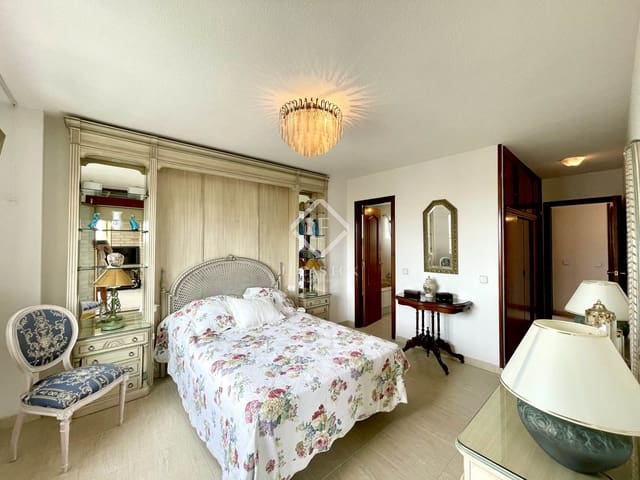 2 bedroom Apartment for sale in Alicante / Alacant city with pool garage - € 335,000 (Ref: 9237072)