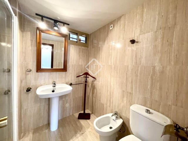 2 bedroom Apartment for sale in Alicante / Alacant city with pool garage - € 335,000 (Ref: 9237072)