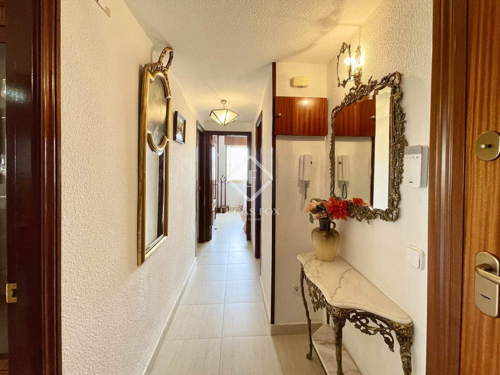 2 bedroom Apartment for sale in Alicante / Alacant city with pool garage - € 335,000 (Ref: 9237072)