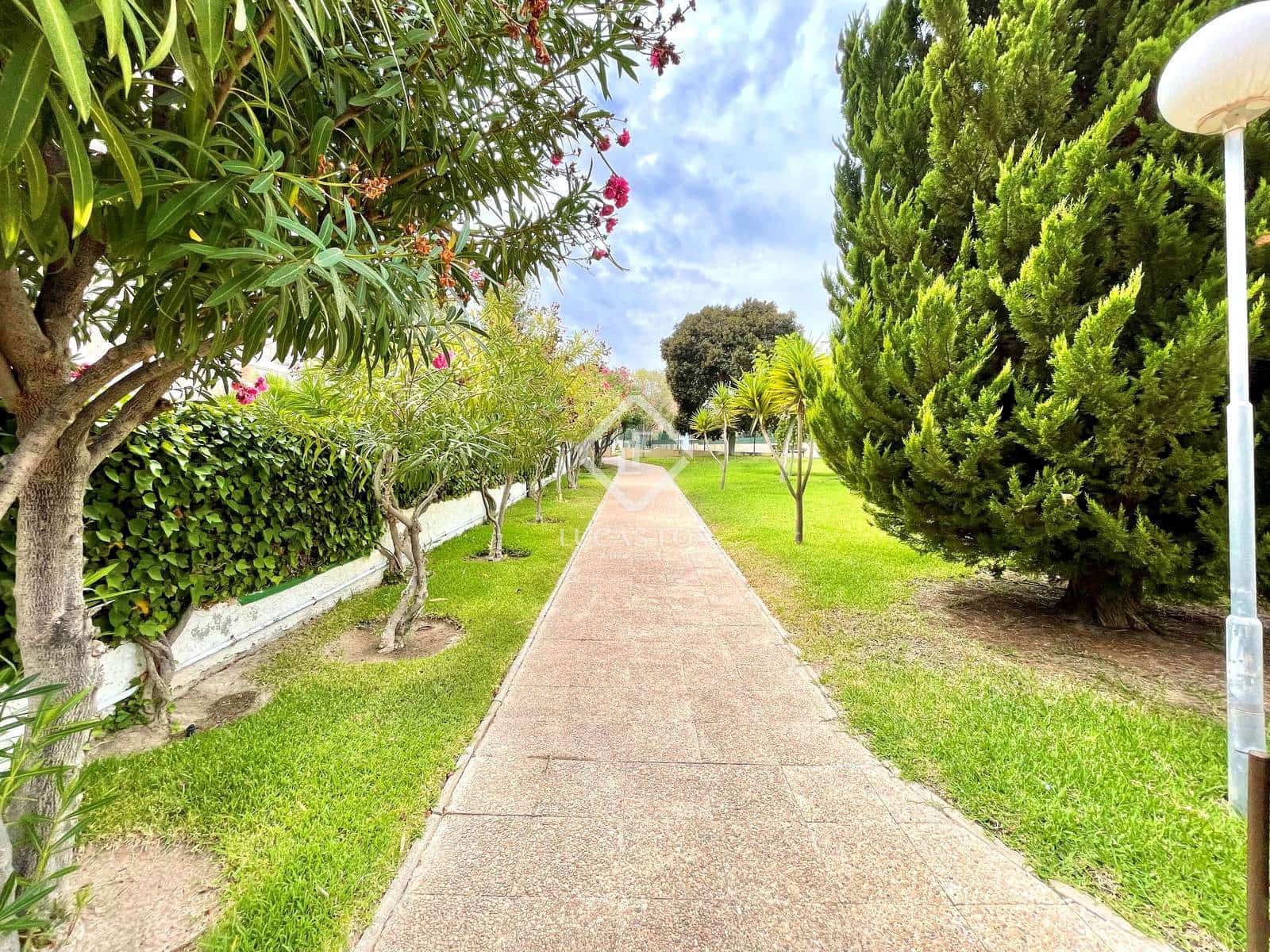 2 bedroom Apartment for sale in Alicante / Alacant city with pool garage - € 335,000 (Ref: 9237072)