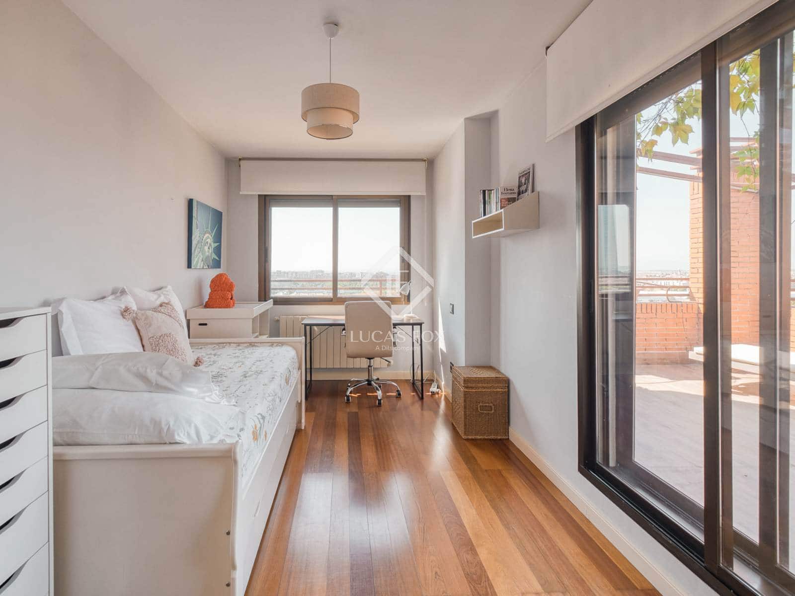 3 soveværelse Penthouse til salg i Madrid by med swimmingpool garage - € 1.950.000 (Ref: 9237720)