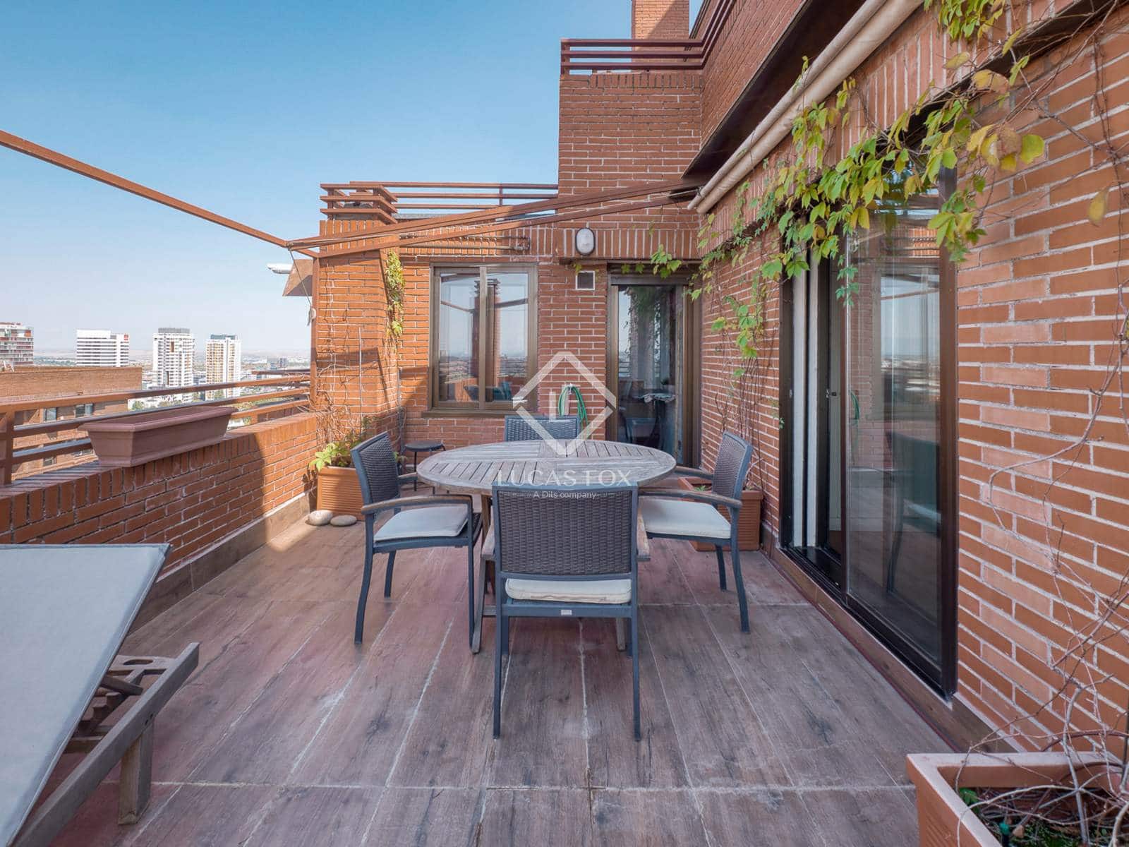 3 soveværelse Penthouse til salg i Madrid by med swimmingpool garage - € 1.950.000 (Ref: 9237720)