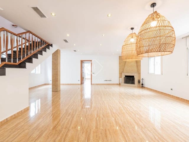 4 soverom Villa til leie i Castelldefels - € 4 000 (Ref: 9238804)