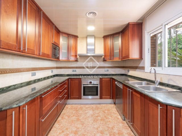 4 soverom Villa til leie i Castelldefels - € 4 000 (Ref: 9238804)