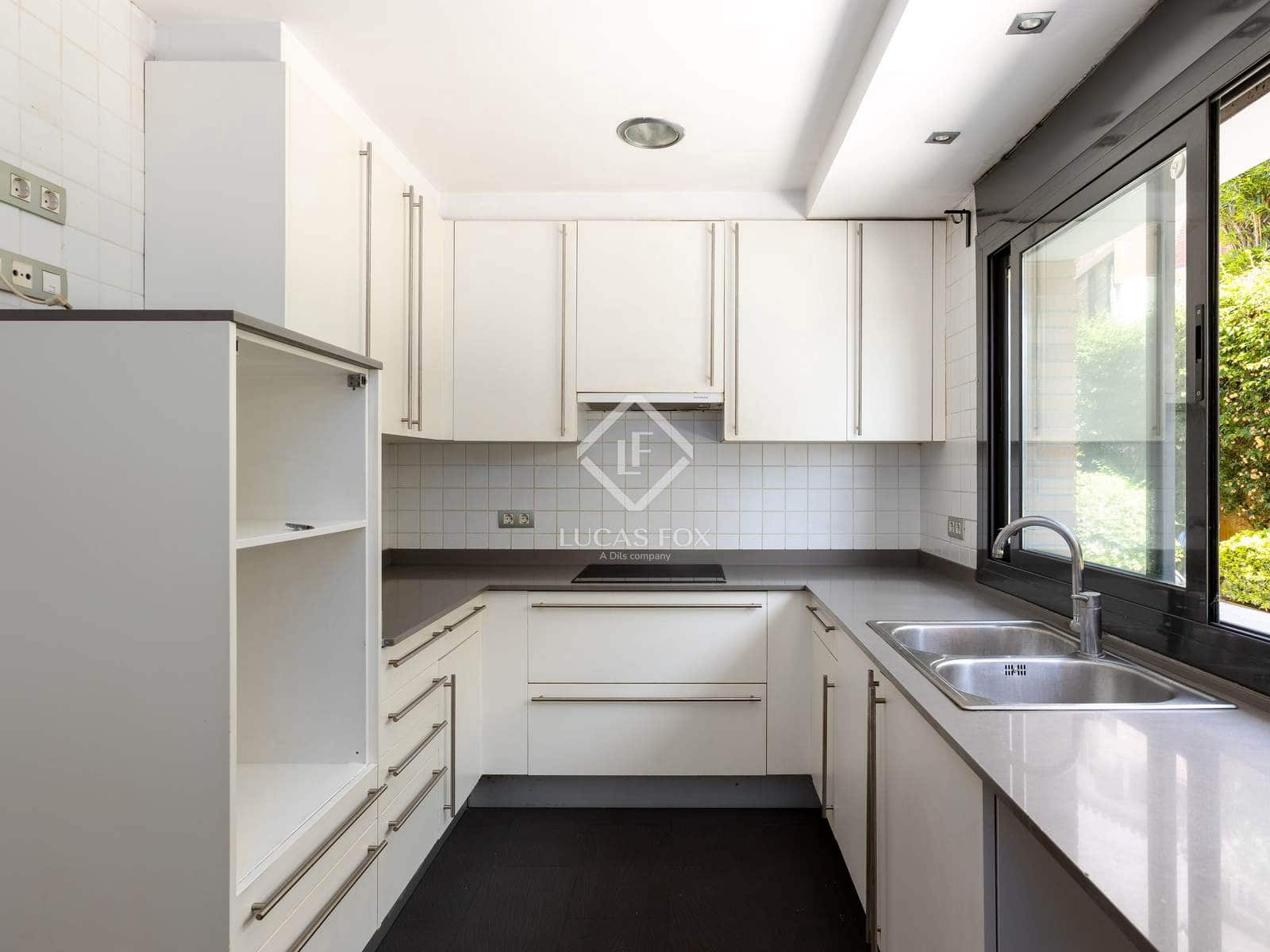 4 sypialnia Willa na sprzedaż w Alella z basenem garażem - 999 000 € (Ref: 9239309)