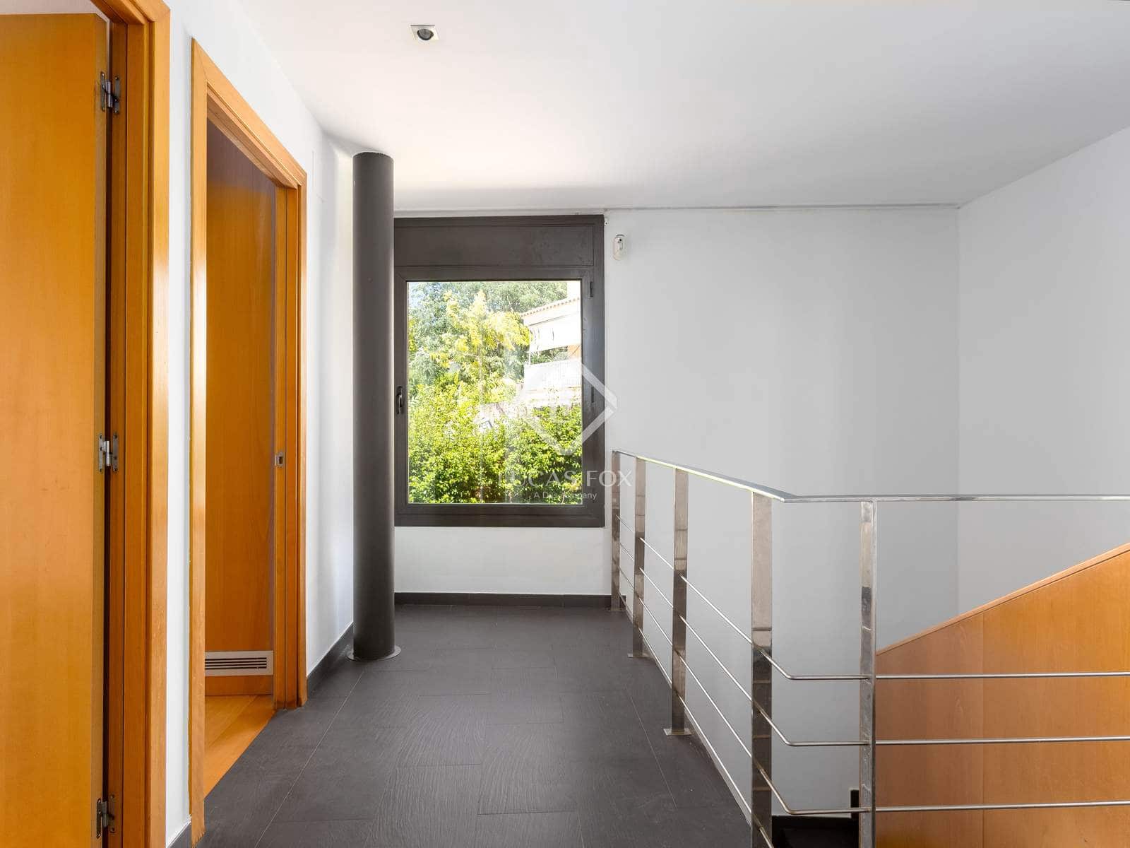 4 sypialnia Willa na sprzedaż w Alella z basenem garażem - 999 000 € (Ref: 9239309)