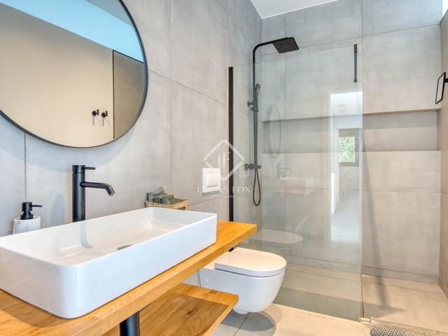 3 soverom Villa til salgs i Santa Cristina d'Aro med svømmebasseng garasje - € 810 000 (Ref: 9240671)