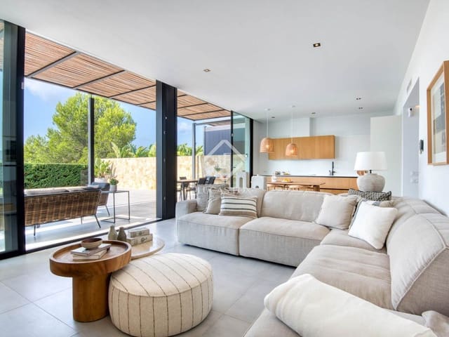 3 soverom Villa til salgs i Santa Cristina d'Aro med svømmebasseng garasje - € 810 000 (Ref: 9240671)