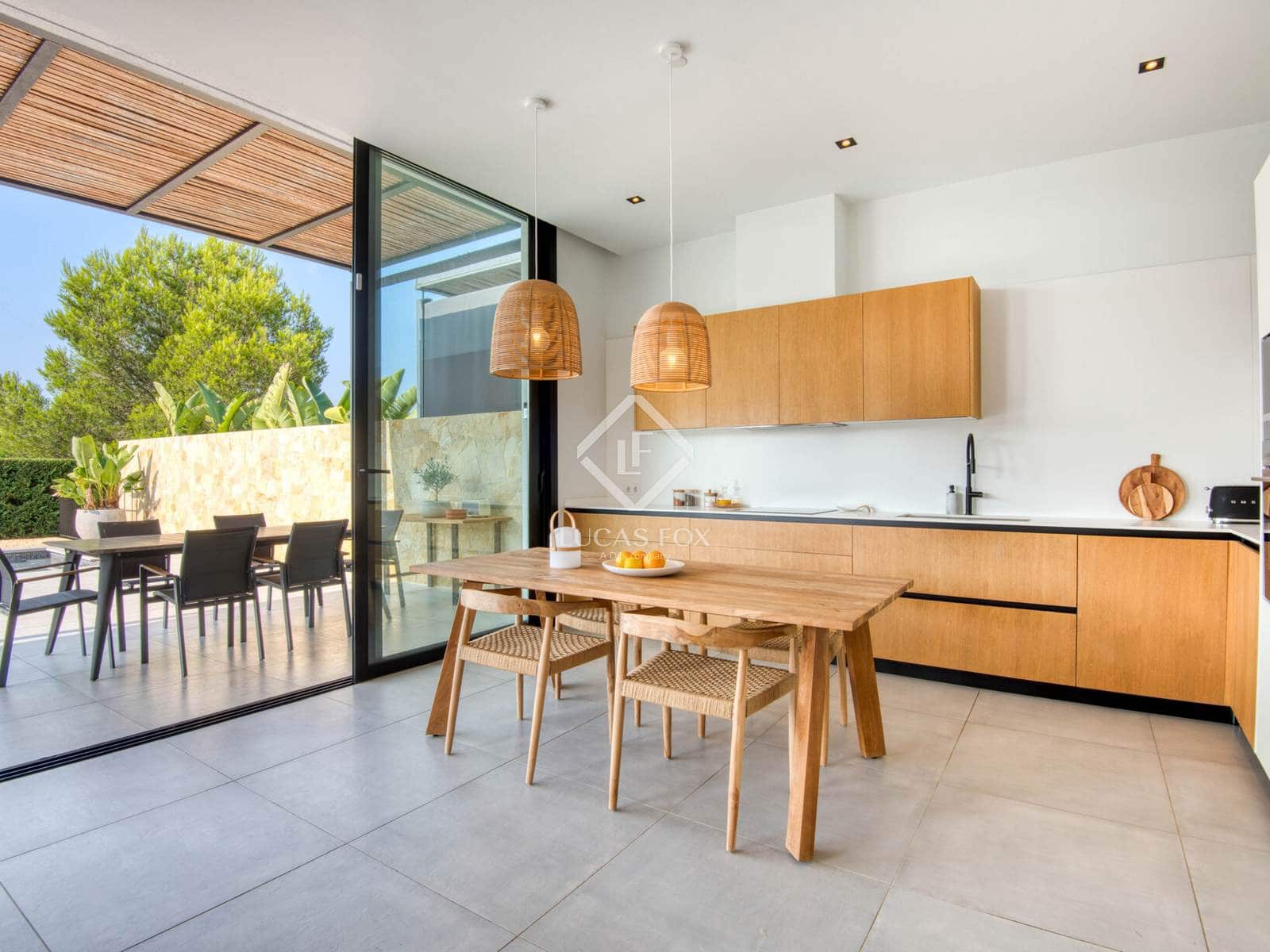 3 soverom Villa til salgs i Santa Cristina d'Aro med svømmebasseng garasje - € 810 000 (Ref: 9240671)