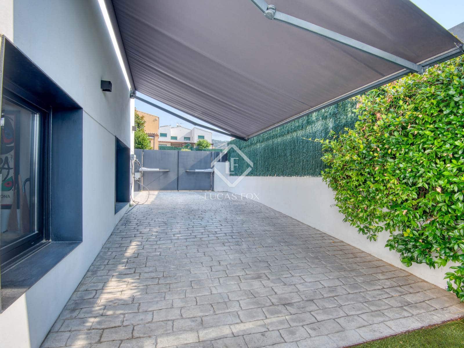 3 soverom Villa til salgs i Santa Cristina d'Aro med svømmebasseng garasje - € 810 000 (Ref: 9240671)