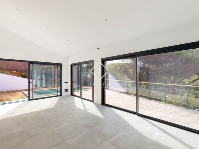 4 soverom Villa til salgs i Vallromanes med svømmebasseng garasje - € 790 000 (Ref: 9241150)