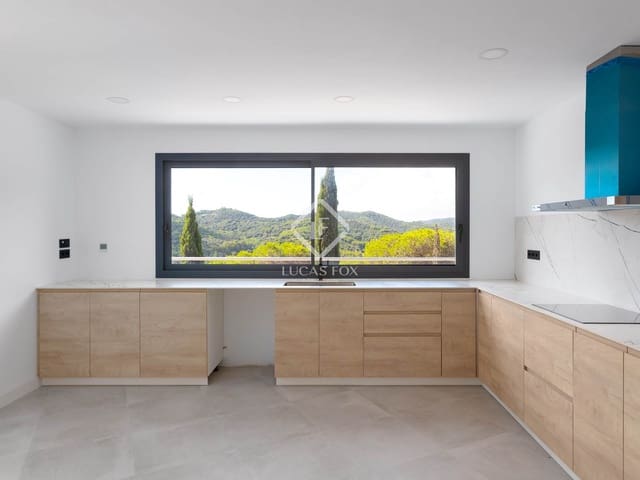 4 soverom Villa til salgs i Vallromanes med svømmebasseng garasje - € 790 000 (Ref: 9241150)