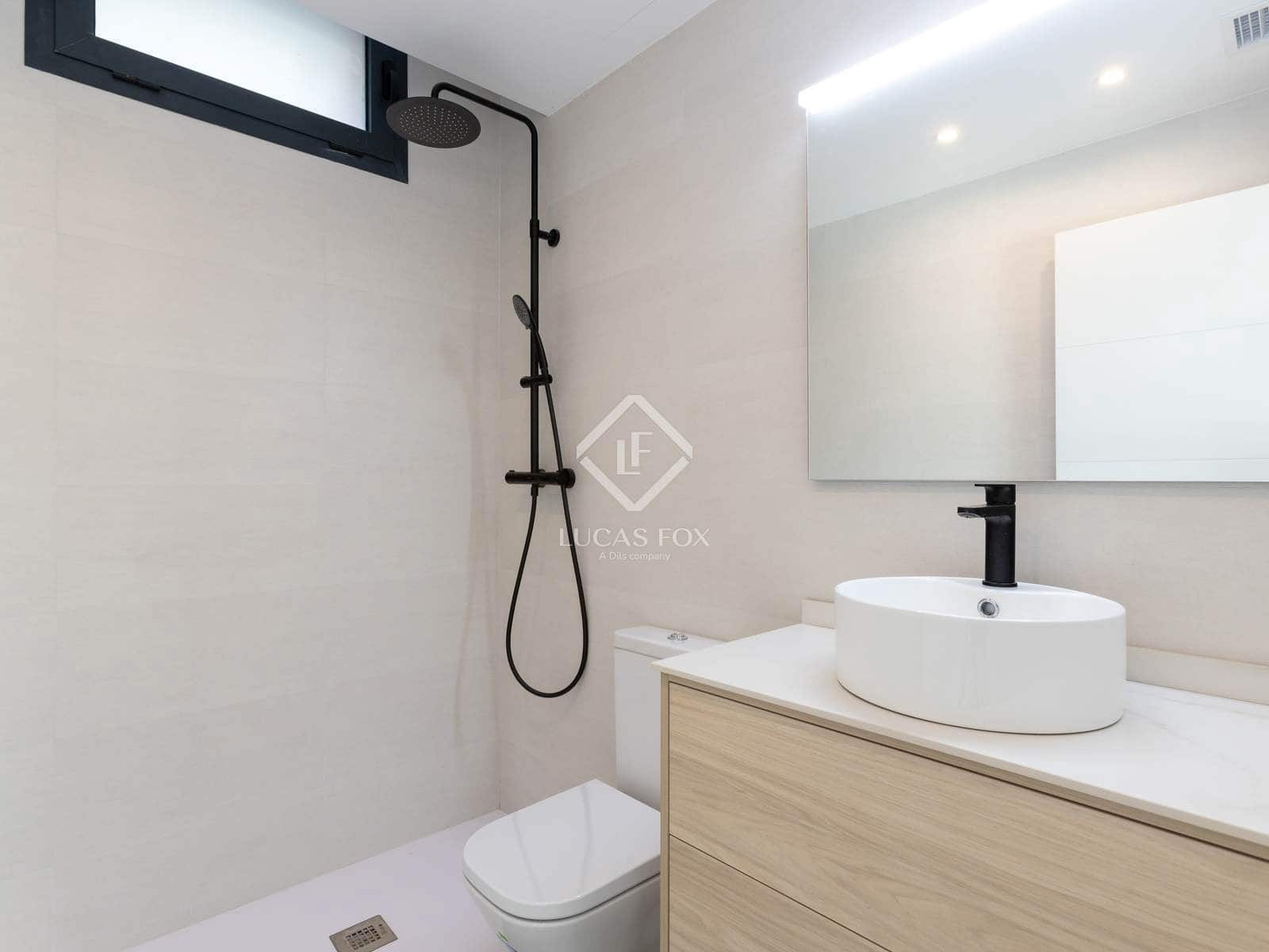 4 soverom Villa til salgs i Vallromanes med svømmebasseng garasje - € 790 000 (Ref: 9241150)